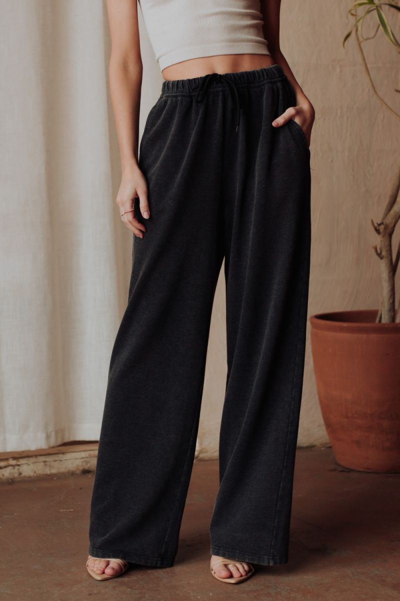 Relaxed Wide-Leg Lounge Pants – Black