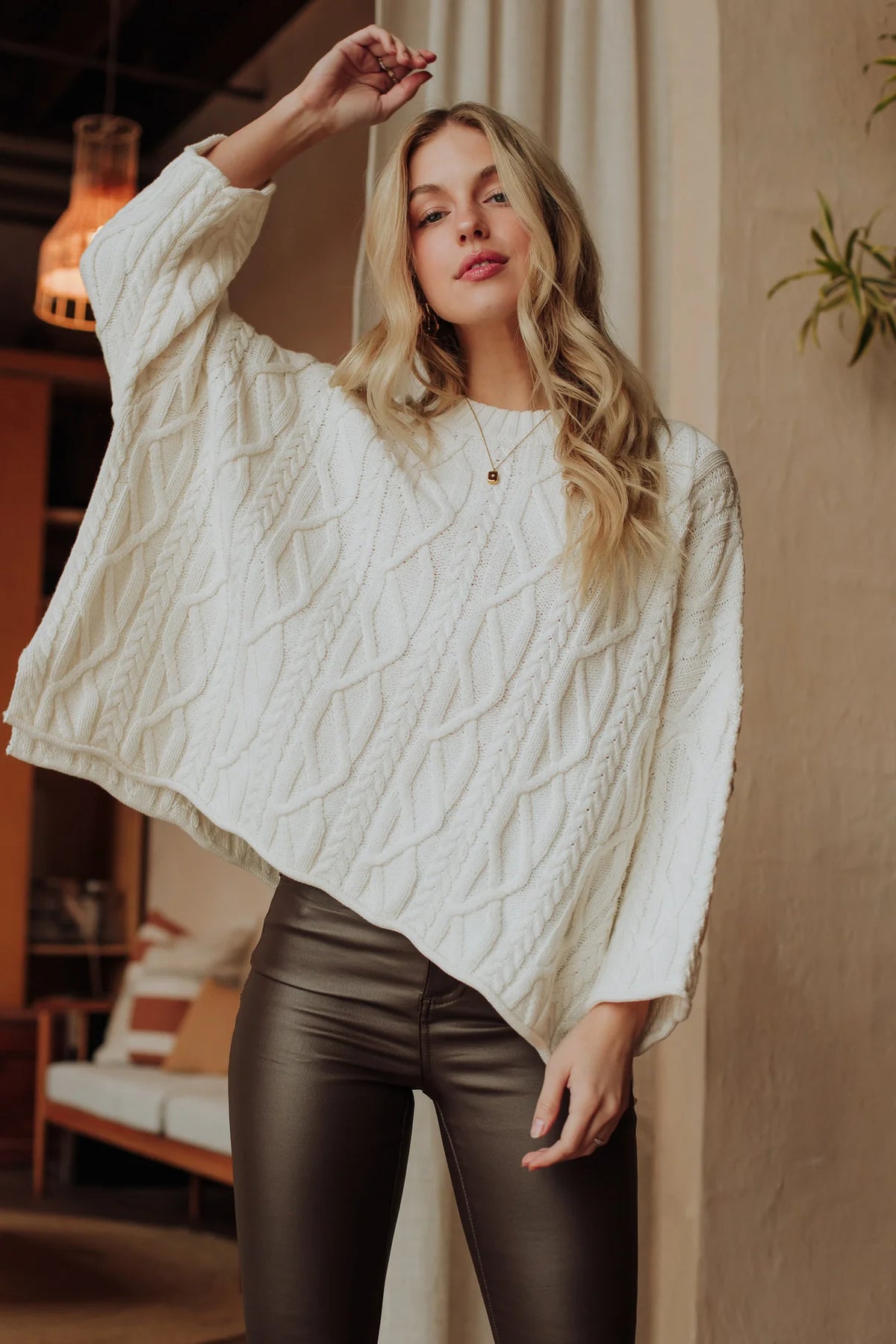 🤍 Cozy Classic Cable Knit Sweater