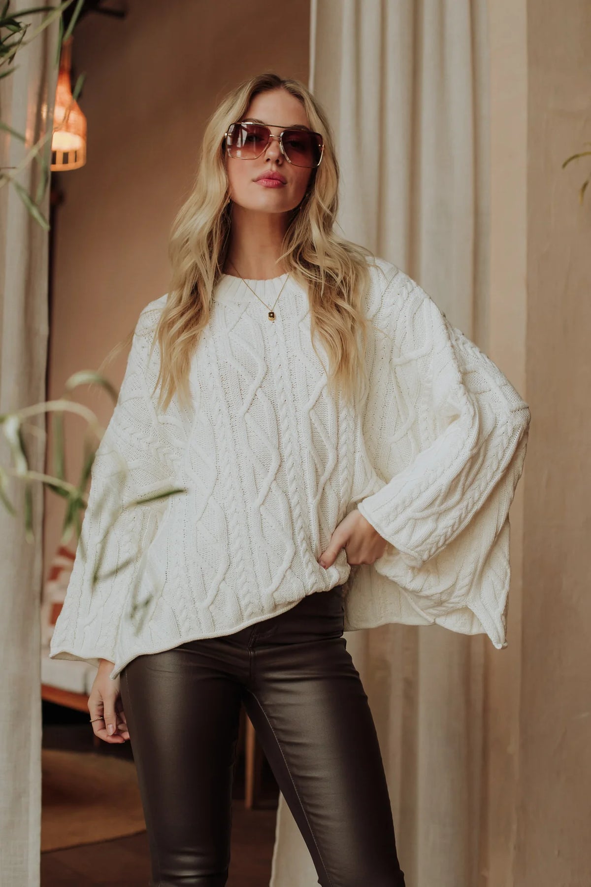 🤍 Cozy Classic Cable Knit Sweater
